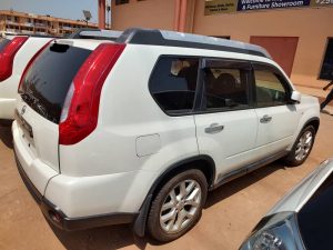 Kampala Cars Stock Ref 0000012::NISSAN EX-TRAIL SUNROOF HIGH ROOF