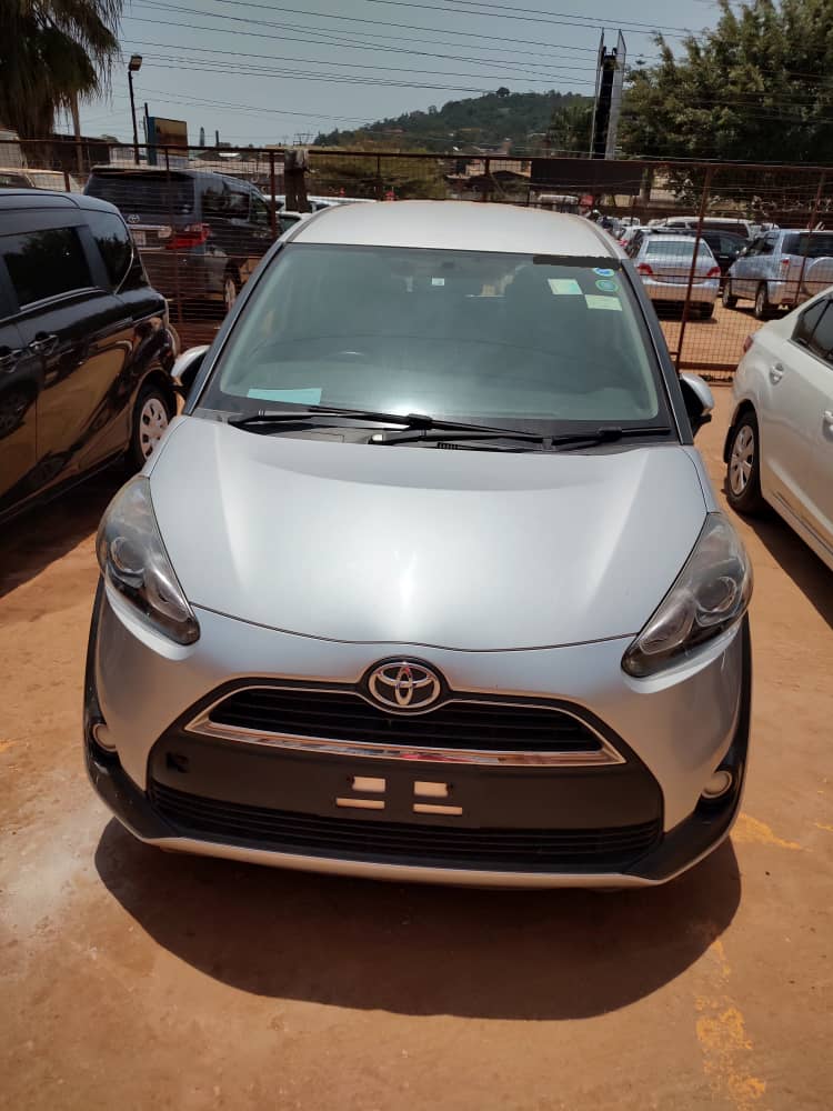 Kampala Cars Stock Ref 0000017::TOYTA SIENTA Mini MPV